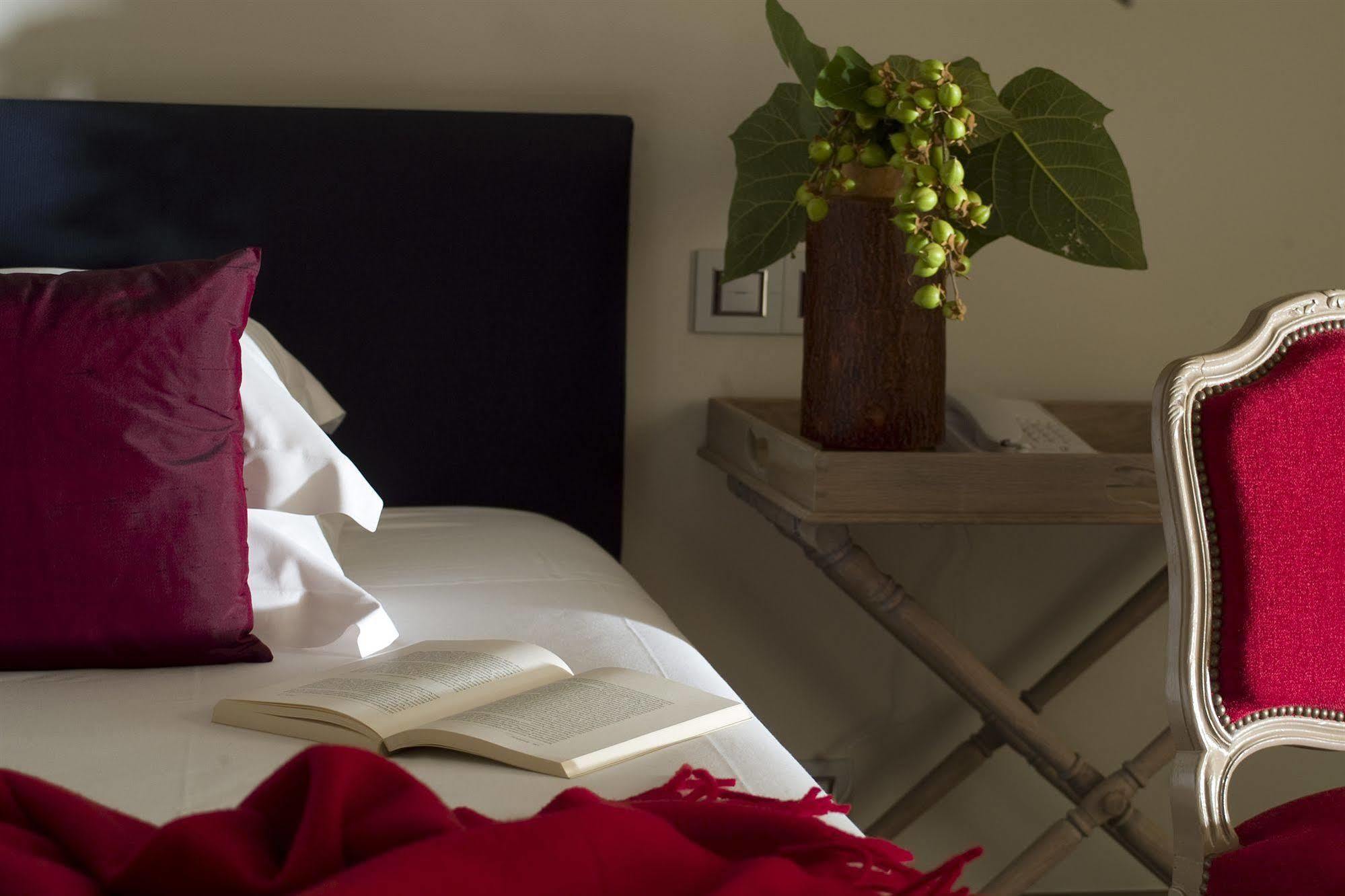 Le Prieure Otel Villeneuve-lès-Avignon Dış mekan fotoğraf