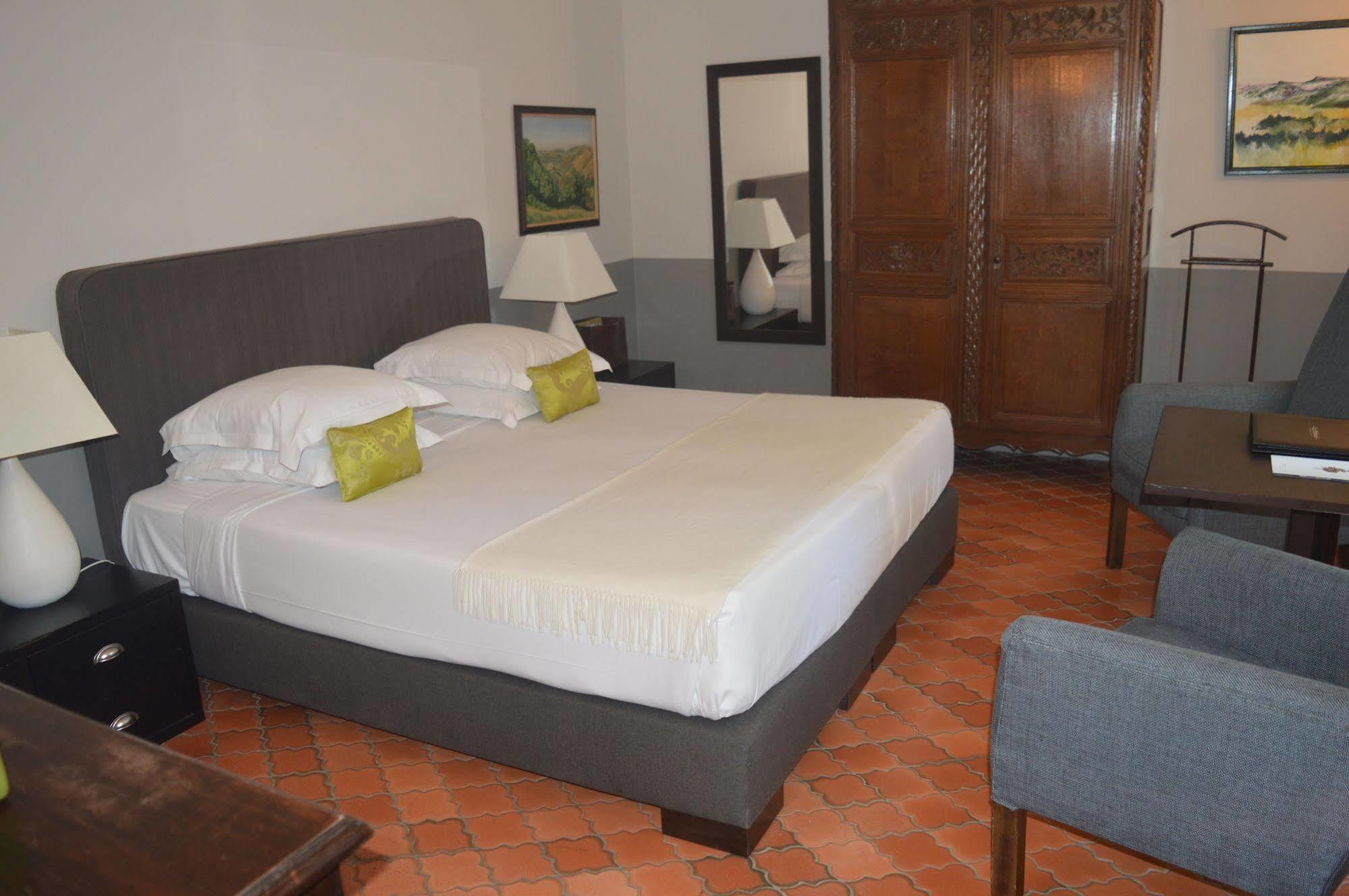 Le Prieure Otel Villeneuve-lès-Avignon Dış mekan fotoğraf